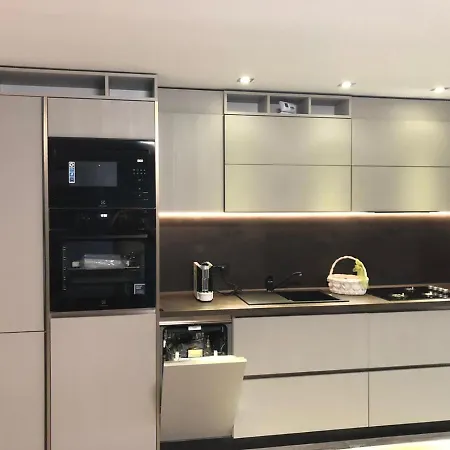 Three-bedroom Luxury Marina *