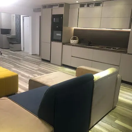 Apartment Three-bedroom Luxury Marina