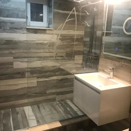 Three-bedroom Luxury Marina Mangalia