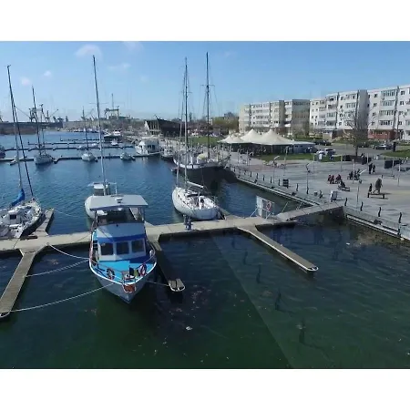 Three-bedroom Luxury Marina *