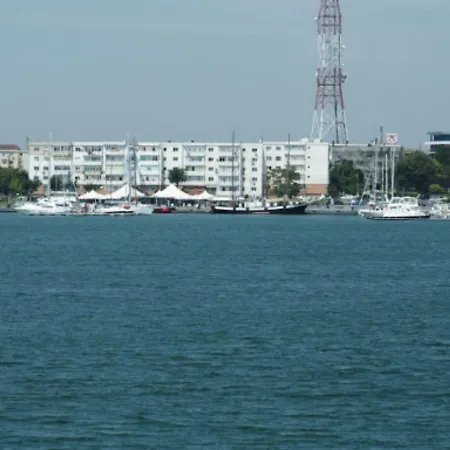 Three-bedroom Luxury Marina Apartment Mangalia