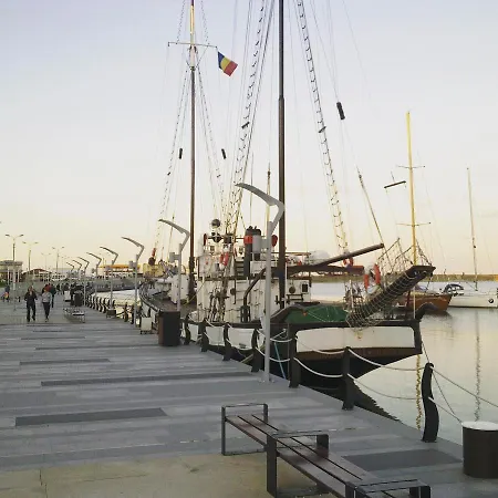 Three-bedroom Luxury Marina Apartment Mangalia